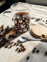 Charger l'image dans la galerie, Hearts Mug - Tasse Avec Coeurs