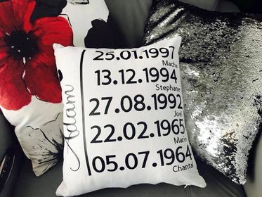 Coussin avec nom de famille / Family Name Pillow