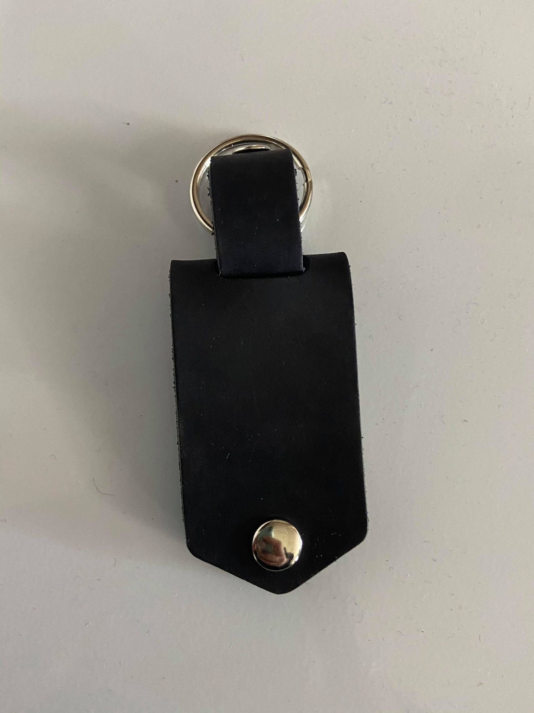 Porte-clé en cuire / Leather keychain